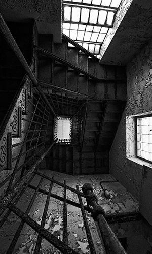Stairwell inside Womens Aux